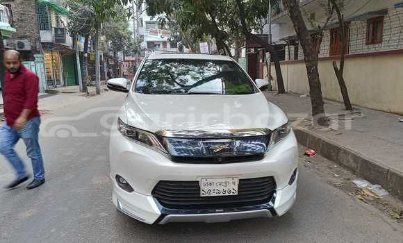 Buy Used 2022 Toyota Harrier in Dhaka, Dhaka Buy Used 2022 Toyota Harrier in Dhaka, Dhaka