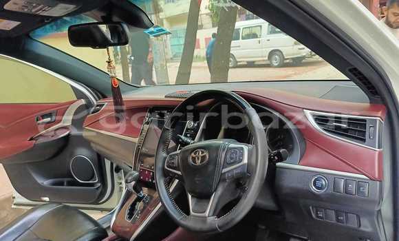 Buy Used 2022 Toyota Harrier in Dhaka, Dhaka Buy Used 2022 Toyota Harrier in Dhaka, Dhaka