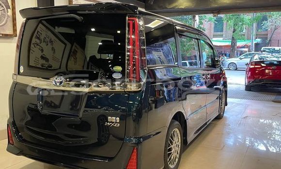 Buy Used 2019 Toyota Noah in Dhaka, Dhaka Buy Used 2019 Toyota Noah in Dhaka, Dhaka