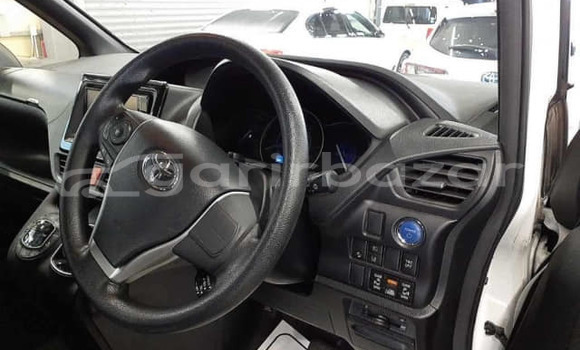 Buy Used 2019 Toyota Noah in Dhaka, Dhaka Buy Used 2019 Toyota Noah in Dhaka, Dhaka