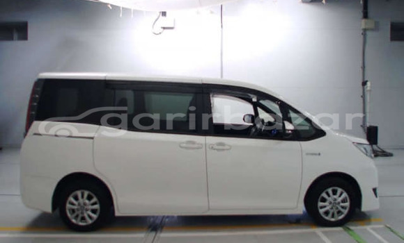 Buy Used 2019 Toyota Noah in Dhaka, Dhaka Buy Used 2019 Toyota Noah in Dhaka, Dhaka
