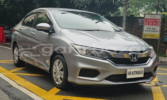 Buy Import 2019 Honda Grace in Dhaka, Dhaka Buy Import 2019 Honda Grace in Dhaka, Dhaka