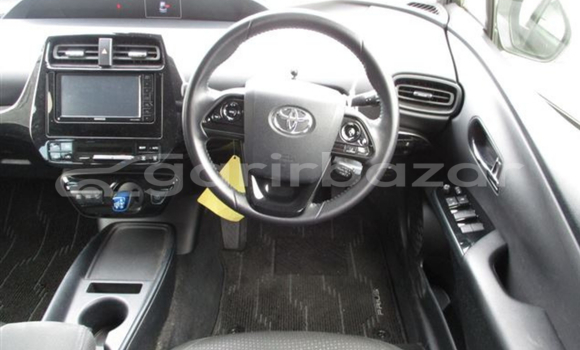 Buy Import 2019 Toyota Prius in Dhaka, Dhaka Buy Import 2019 Toyota Prius in Dhaka, Dhaka