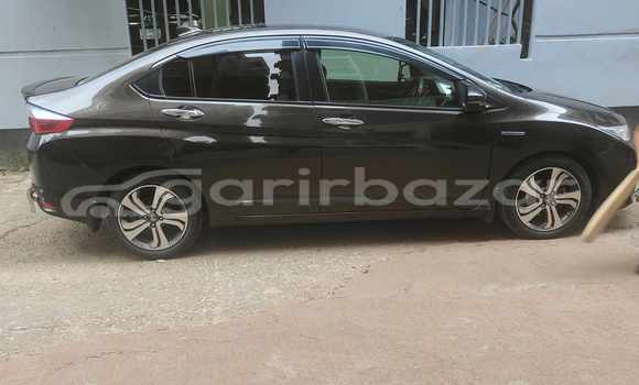 Buy Used 2014 Honda Grace in Dhaka, Dhaka Buy Used 2014 Honda Grace in Dhaka, Dhaka