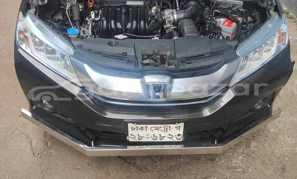 Buy Used 2014 Honda Grace in Dhaka, Dhaka Buy Used 2014 Honda Grace in Dhaka, Dhaka