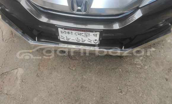 Buy Used 2014 Honda Grace in Dhaka, Dhaka Buy Used 2014 Honda Grace in Dhaka, Dhaka