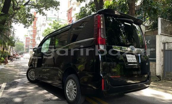 Buy Used 2015 Toyota Noah in Dhaka, Dhaka Buy Used 2015 Toyota Noah in Dhaka, Dhaka