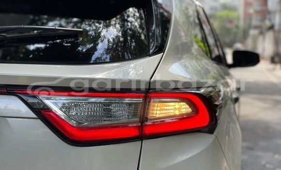 Buy Used 2017 Toyota Harrier in Dhaka, Dhaka Buy Used 2017 Toyota Harrier in Dhaka, Dhaka