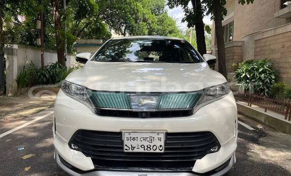 Buy Used 2017 Toyota Harrier in Dhaka, Dhaka Buy Used 2017 Toyota Harrier in Dhaka, Dhaka