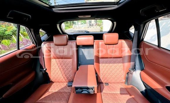 Buy Used 2017 Toyota Harrier in Dhaka, Dhaka Buy Used 2017 Toyota Harrier in Dhaka, Dhaka