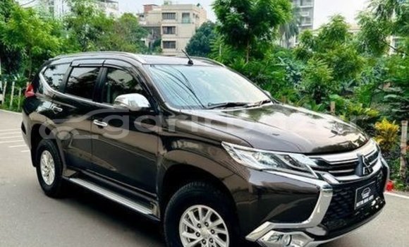 Buy Used 2017 Mitsubishi pajero in Dhaka, Dhaka Buy Used 2017 Mitsubishi pajero in Dhaka, Dhaka