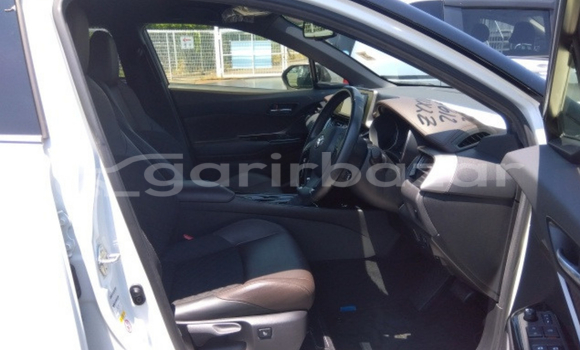 Buy Import 2019 Toyota CH-R in Dhaka, Dhaka Buy Import 2019 Toyota CH-R in Dhaka, Dhaka