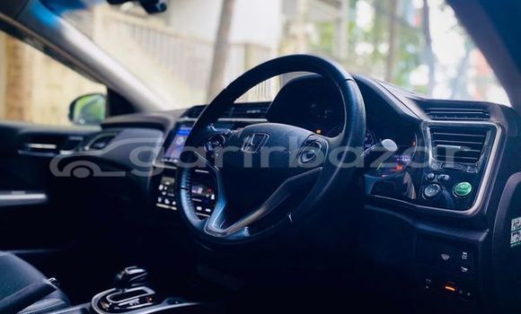 Buy Used 2018 Honda Grace in Dhaka, Dhaka Buy Used 2018 Honda Grace in Dhaka, Dhaka