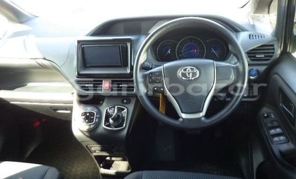 Buy Used 2019 Toyota Voxy in Dhaka, Dhaka Buy Used 2019 Toyota Voxy in Dhaka, Dhaka