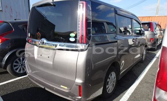 Buy Used 2020 Toyota Noah in Dhaka, Dhaka Buy Used 2020 Toyota Noah in Dhaka, Dhaka