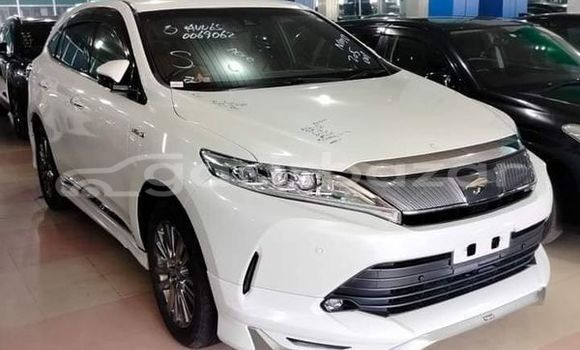 Buy Used 2019 Toyota Harrier in Dhaka, Dhaka Buy Used 2019 Toyota Harrier in Dhaka, Dhaka