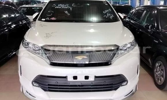 Buy Used 2019 Toyota Harrier in Dhaka, Dhaka Buy Used 2019 Toyota Harrier in Dhaka, Dhaka
