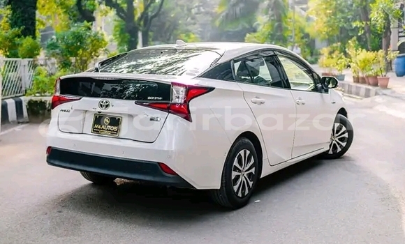 কেনা ব্যবহৃত Toyota Prius White গাড়ী মধ্যে ভালুকা মধ্যে Maimansingh কেনা ব্যবহৃত Toyota Prius White গাড়ী মধ্যে ভালুকা মধ্যে Maimansingh