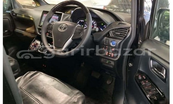Buy Used 2021 Toyota Noah in Dhaka, Dhaka Buy Used 2021 Toyota Noah in Dhaka, Dhaka
