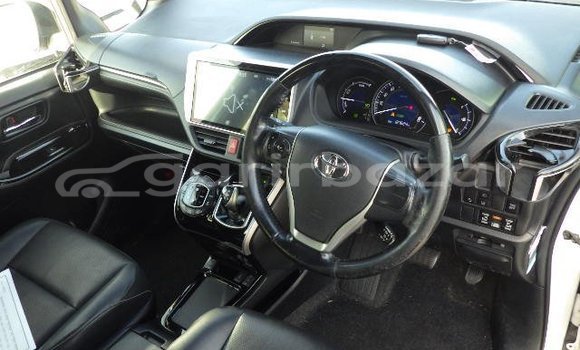 Buy Used 2019 Toyota Esquire in Bajitpur, Kishorganj Buy Used 2019 Toyota Esquire in Bajitpur, Kishorganj