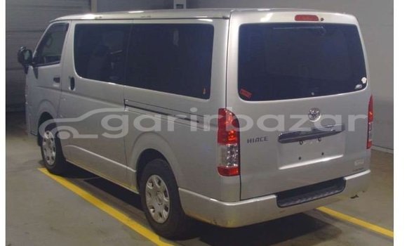 Buy Used 2020 Toyota Hiace in Dhaka, Dhaka Buy Used 2020 Toyota Hiace in Dhaka, Dhaka