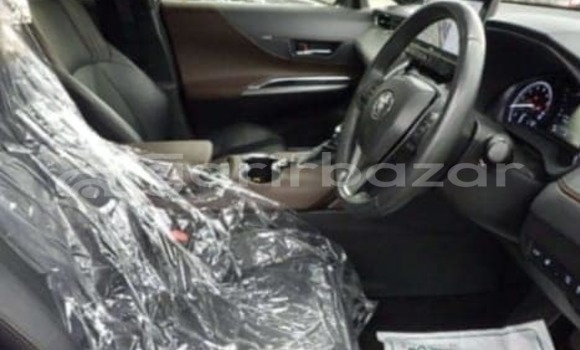 Buy Used 2019 Toyota Harrier in Dhaka, Dhaka Buy Used 2019 Toyota Harrier in Dhaka, Dhaka