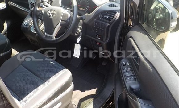Buy Used 2019 Toyota Noah in Dhaka, Dhaka Buy Used 2019 Toyota Noah in Dhaka, Dhaka