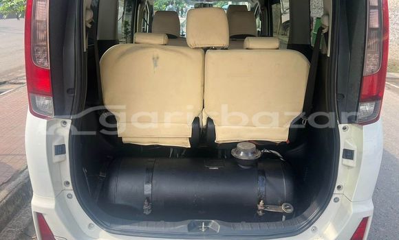 কেনা ব্যবহৃত Toyota Noah White গাড়ী মধ্যে ঢাকা মধ্যে Dhaka কেনা ব্যবহৃত Toyota Noah White গাড়ী মধ্যে ঢাকা মধ্যে Dhaka