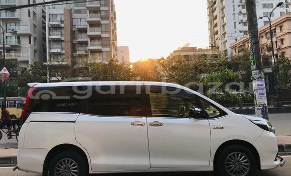 কেনা ব্যবহৃত Toyota Esquire White গাড়ী মধ্যে ঢাকা মধ্যে Dhaka কেনা ব্যবহৃত Toyota Esquire White গাড়ী মধ্যে ঢাকা মধ্যে Dhaka