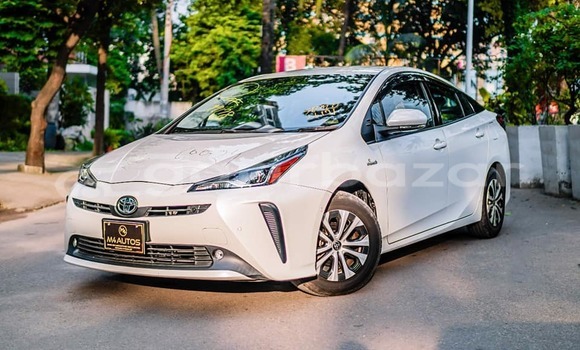 Buy Used 2019 Toyota prius in Dhaka, Dhaka Buy Used 2019 Toyota prius in Dhaka, Dhaka