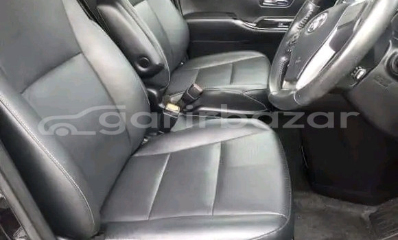 Buy Used Toyota Esquire in Bhaluka, Maimansingh Buy Used Toyota Esquire in Bhaluka, Maimansingh