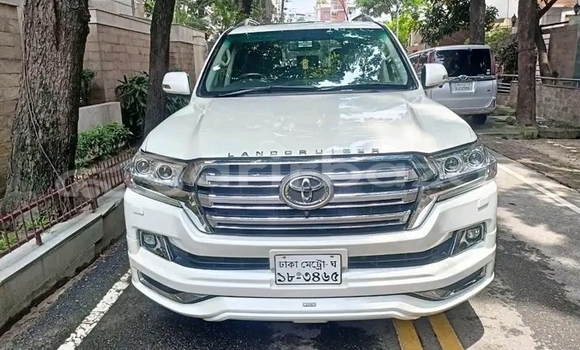 Buy Used Toyota Land Cruiser in Barguna, Barguna Buy Used Toyota Land Cruiser in Barguna, Barguna