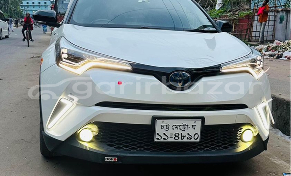 Buy Used 2018 Toyota chr g-led package in Chittagong, Chittagong Buy Used 2018 Toyota chr g-led package in Chittagong, Chittagong