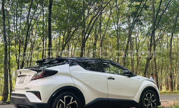 Buy Used 2018 Toyota chr g-led package in Chittagong, Chittagong Buy Used 2018 Toyota chr g-led package in Chittagong, Chittagong