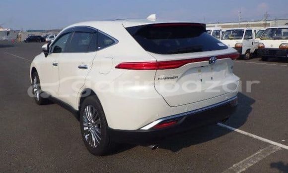 Buy Used 2021 Toyota harrier advance premium in Dhaka, Dhaka Buy Used 2021 Toyota harrier advance premium in Dhaka, Dhaka