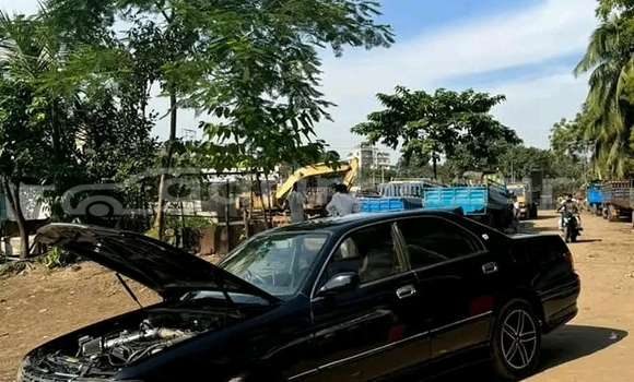 Buy Used Toyota Crown in Baniachang, Habiganj Buy Used Toyota Crown in Baniachang, Habiganj