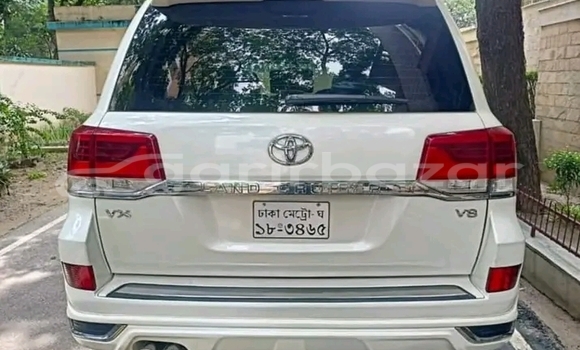 Buy Used Toyota Land Cruiser Prado in Baniachang, Habiganj Buy Used Toyota Land Cruiser Prado in Baniachang, Habiganj