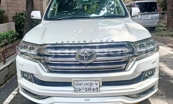 Buy Used Toyota Land Cruiser Prado in Baniachang, Habiganj Buy Used Toyota Land Cruiser Prado in Baniachang, Habiganj