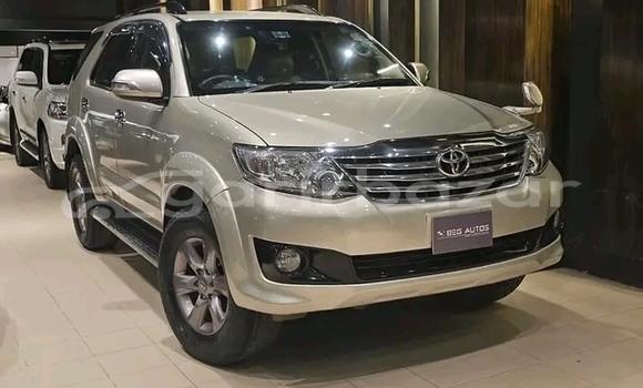 Buy Used Toyota Fortuner in Baniachang, Habiganj Buy Used Toyota Fortuner in Baniachang, Habiganj