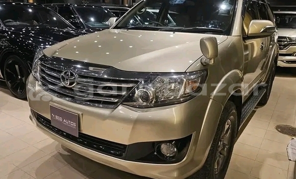 Buy Used Toyota Fortuner in Baniachang, Habiganj Buy Used Toyota Fortuner in Baniachang, Habiganj