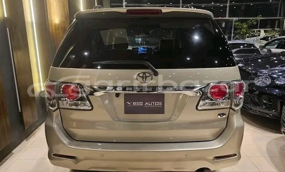 Buy Used Toyota Fortuner in Baniachang, Habiganj Buy Used Toyota Fortuner in Baniachang, Habiganj