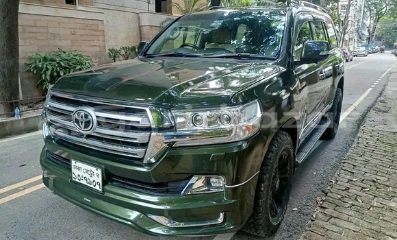 Buy Used Toyota Land Cruiser in Burhanuddin, Bhola Buy Used Toyota Land Cruiser in Burhanuddin, Bhola