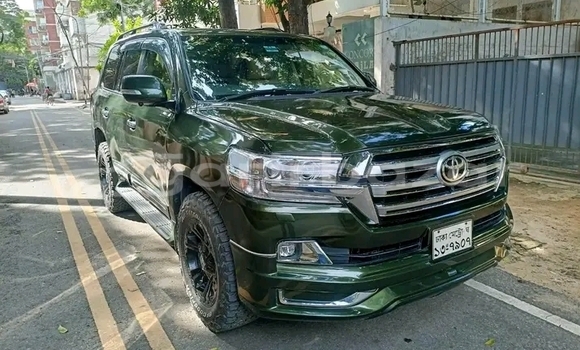 Buy Used Toyota Land Cruiser in Burhanuddin, Bhola Buy Used Toyota Land Cruiser in Burhanuddin, Bhola