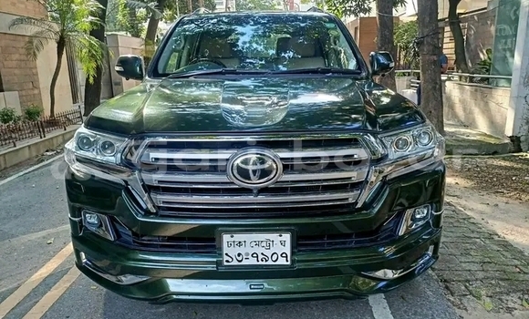 Buy Used Toyota Land Cruiser in Burhanuddin, Bhola Buy Used Toyota Land Cruiser in Burhanuddin, Bhola