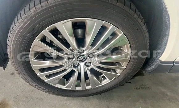 Buy Used Toyota Harrier in Chhatak, Sunamganj Buy Used Toyota Harrier in Chhatak, Sunamganj