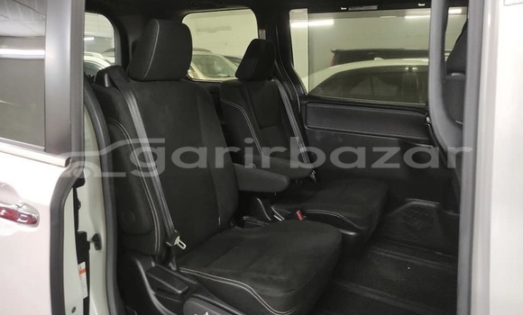 কেনা ব্যবহৃত Toyota Esquire Pearl গাড়ী মধ্যে ঢাকা মধ্যে Dhaka কেনা ব্যবহৃত Toyota Esquire Pearl গাড়ী মধ্যে ঢাকা মধ্যে Dhaka