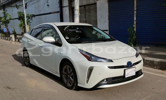 কেনা ব্যবহৃত Toyota prius s touring selection Pearl গাড়ী মধ্যে ঢাকা মধ্যে Dhaka কেনা ব্যবহৃত Toyota prius s touring selection Pearl গাড়ী মধ্যে ঢাকা মধ্যে Dhaka