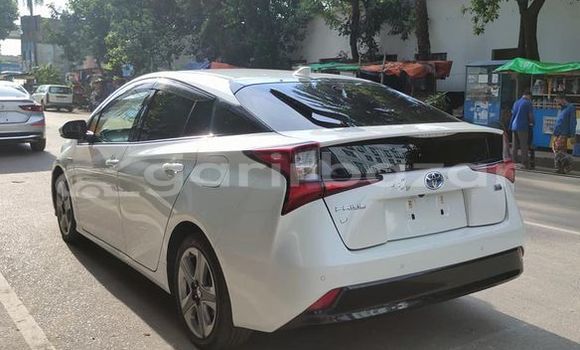 কেনা ব্যবহৃত Toyota prius s touring selection Pearl গাড়ী মধ্যে ঢাকা মধ্যে Dhaka কেনা ব্যবহৃত Toyota prius s touring selection Pearl গাড়ী মধ্যে ঢাকা মধ্যে Dhaka