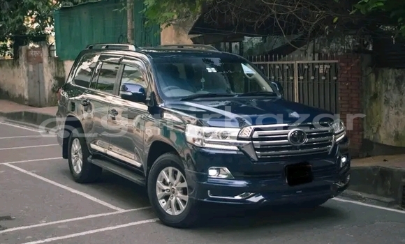 Buy Used Toyota land cruiser-prado in Baniachang, Habiganj Buy Used Toyota land cruiser-prado in Baniachang, Habiganj