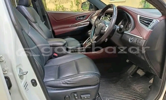 Buy Used Toyota Harrier in Bhandaria, Pirojpur Buy Used Toyota Harrier in Bhandaria, Pirojpur